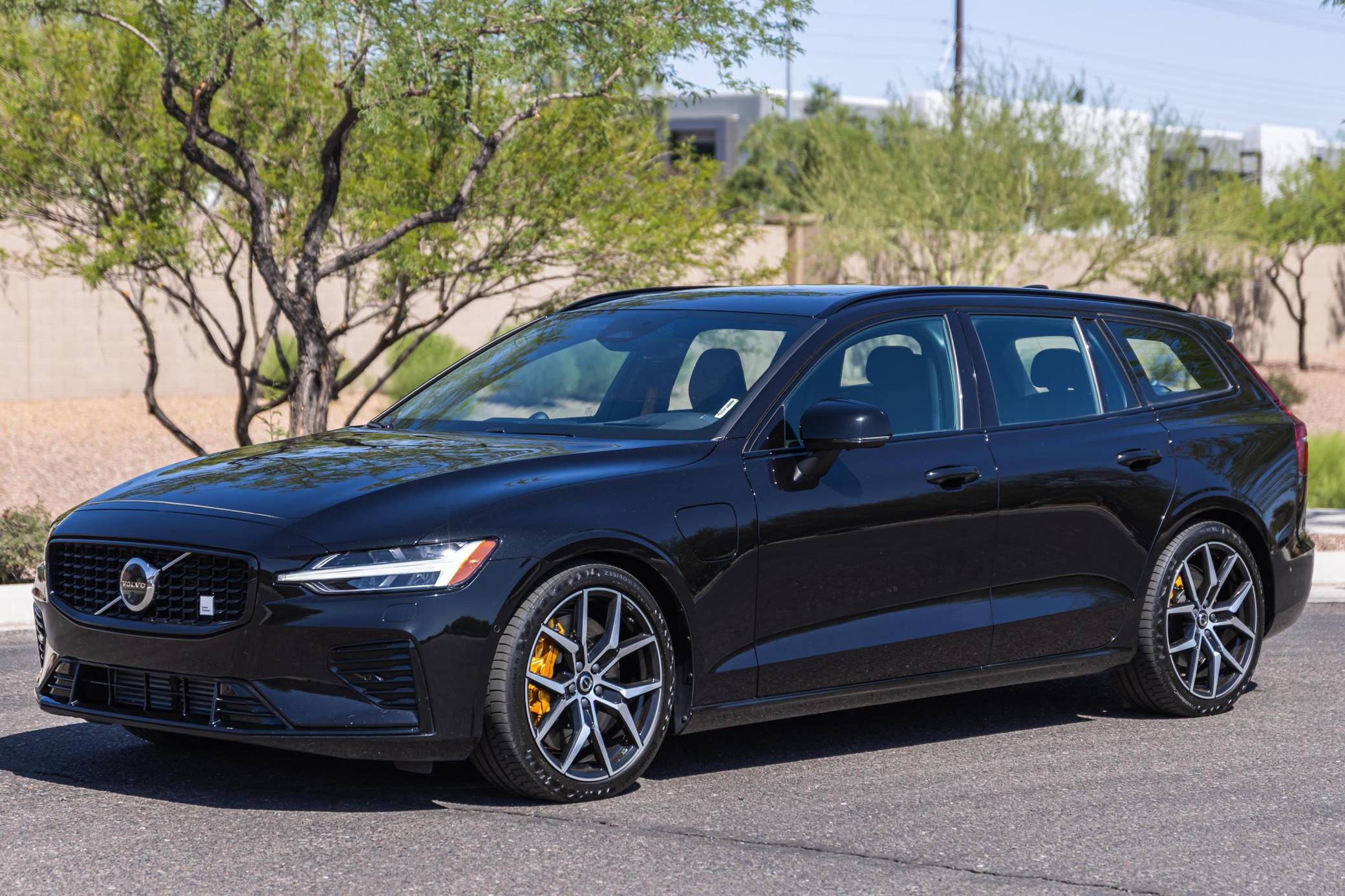 2025 Volvo V60 T8 Polestar Engineered